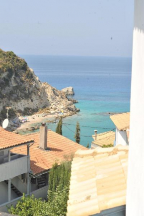  Hotel Agios Nikitas  Элломенос